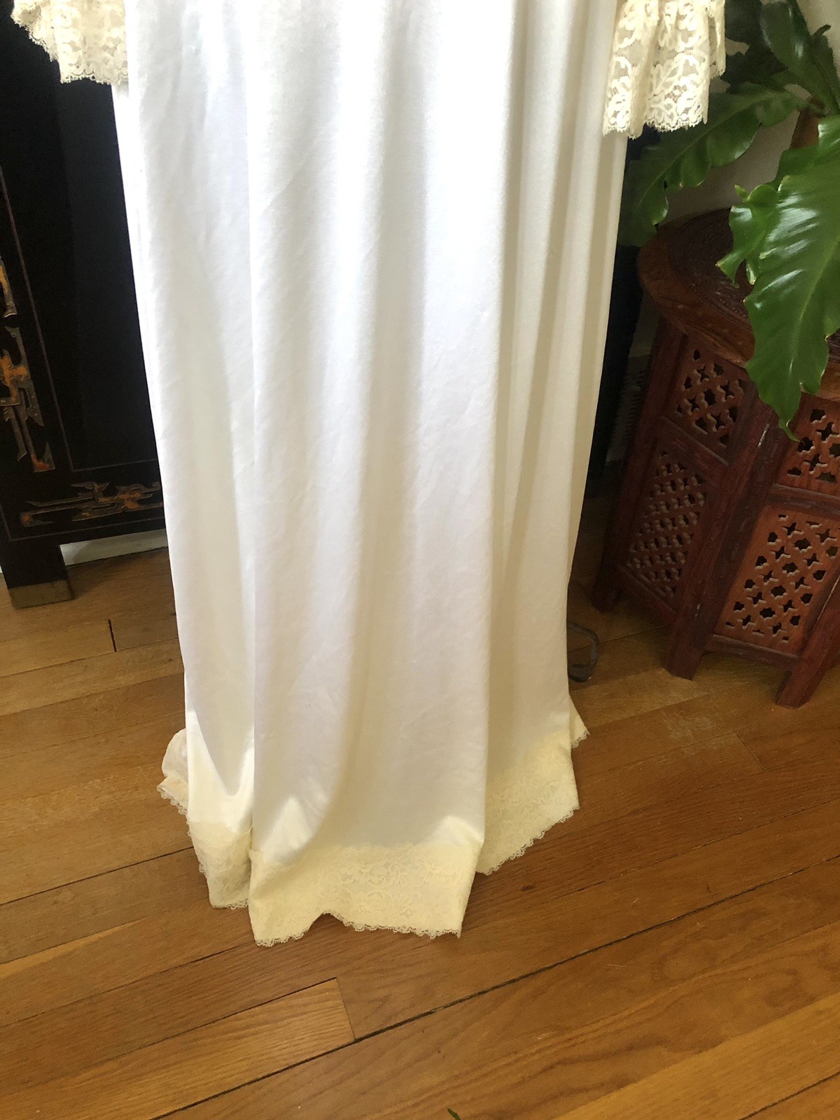 Vintage 60’s Hollywood Starlet Charles Grahame Ivory Robe For Harrods