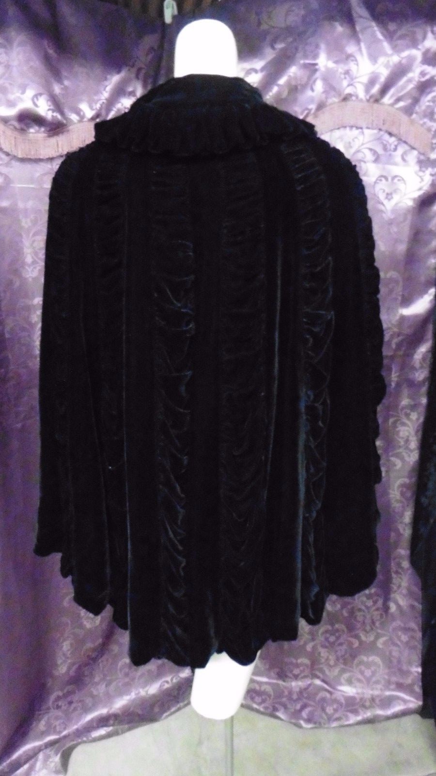 30s 40s Black Fine Velvet Shirred Scalloped Formal Evening Cape-lette