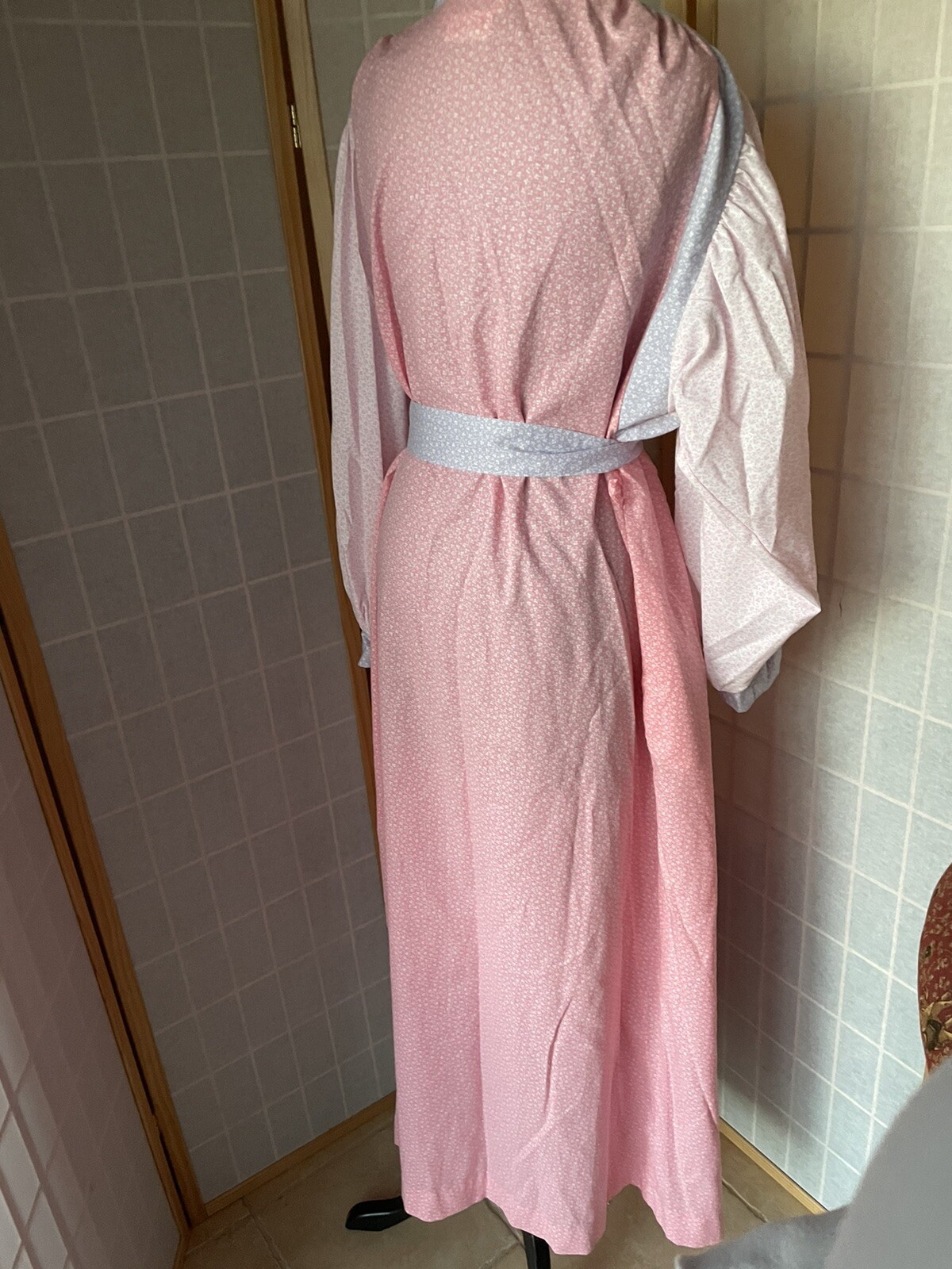 Neiman Marcus Periphery Loungewear Robe Lounging Pastel Colors Size L Rare!