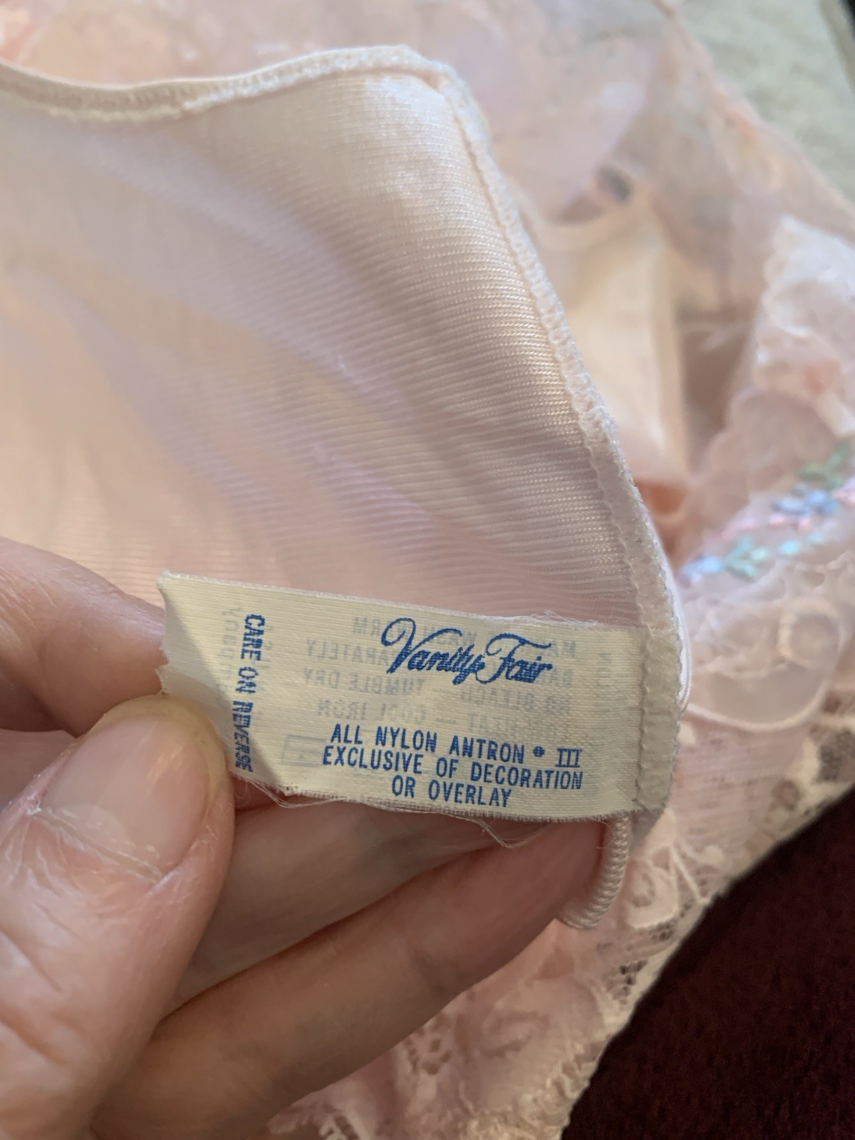 Vintage Vanity Fair Night Gown Robe Set Pink Nylon Embroidered Lace Size Small
