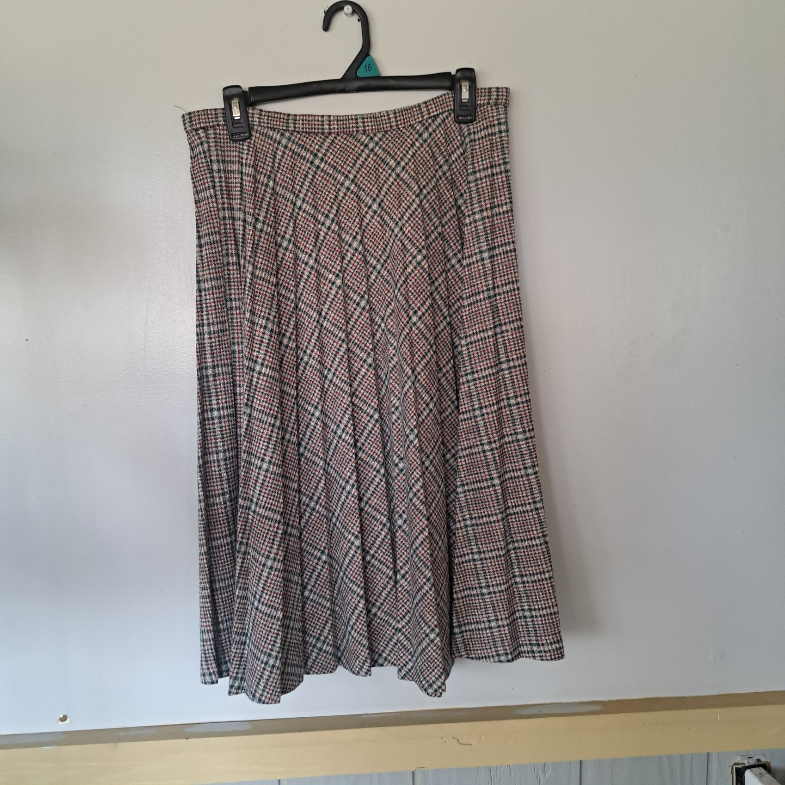 1960s Vintage Haymaker Plaid Polyester Pleated Skirt Womens Size 12 Green Red