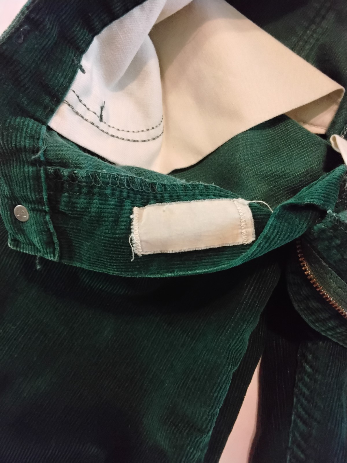 VTG 70s Wrangler Green Corduroy Bell Bottom Jeans Women’s 28×28 Hippie Boho