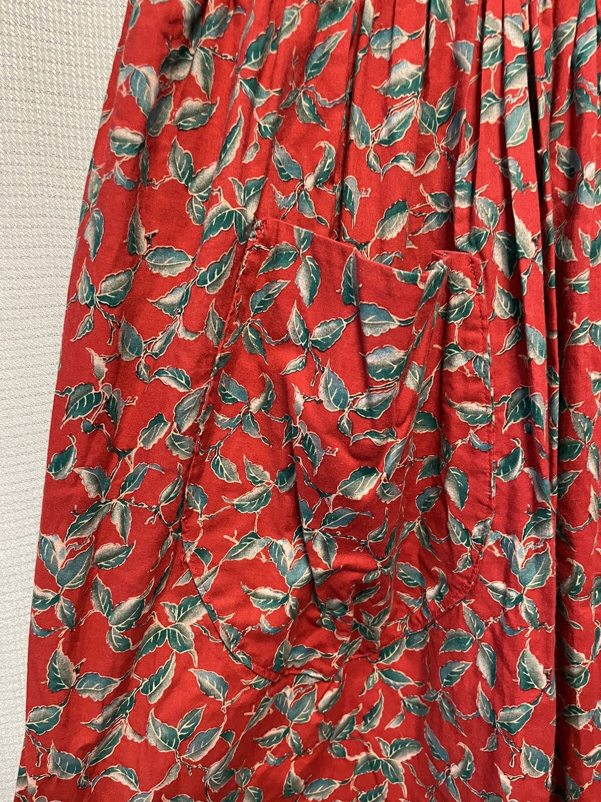 Vtg Dogwood Lane Dress S Holiday Red Green Leaves Fun Ceramic Buttons Festive