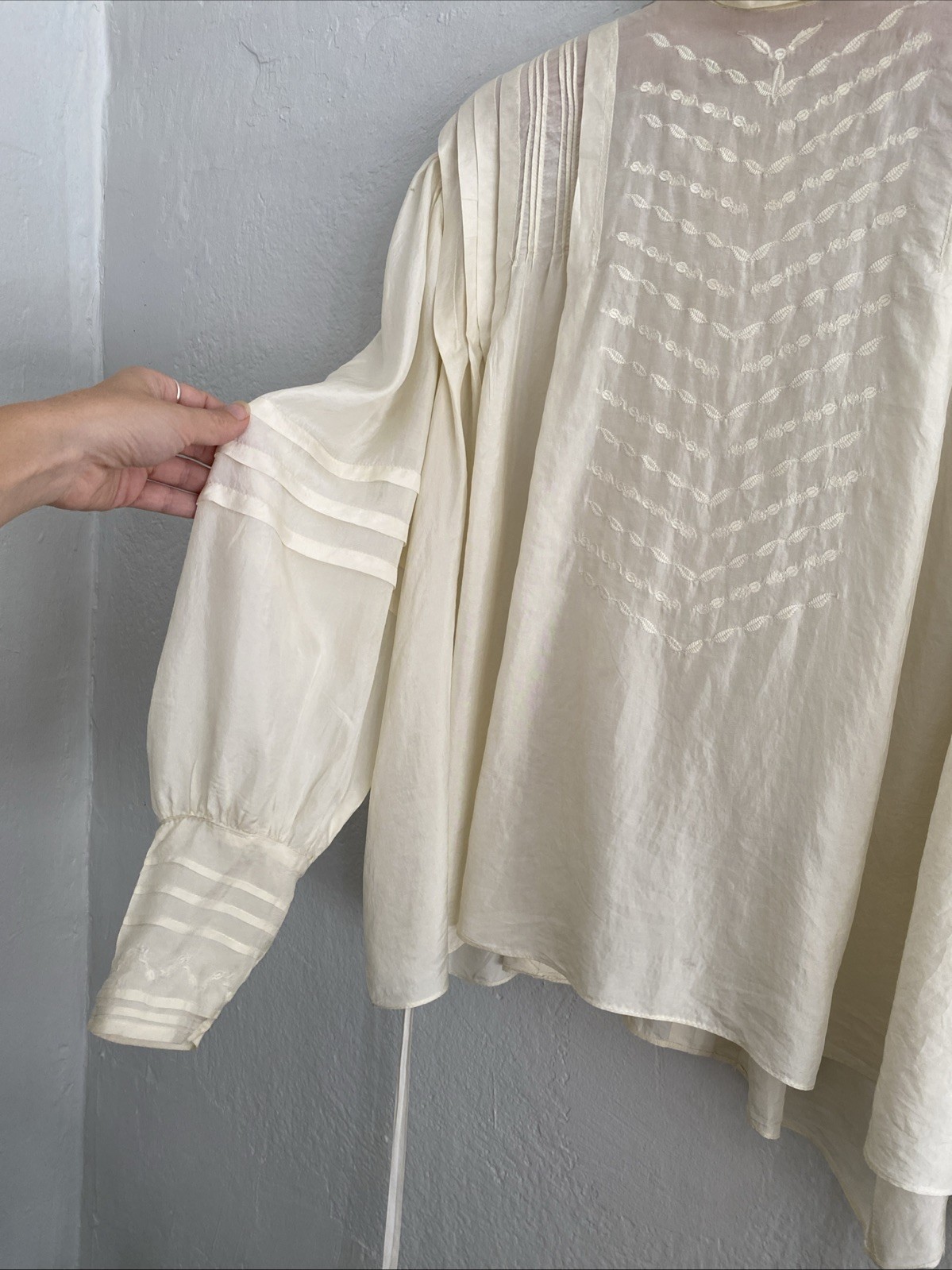 Antique Vintage White Silk Baloon Sleeve Pleated Blouse Floral Embroidery Sz XXL