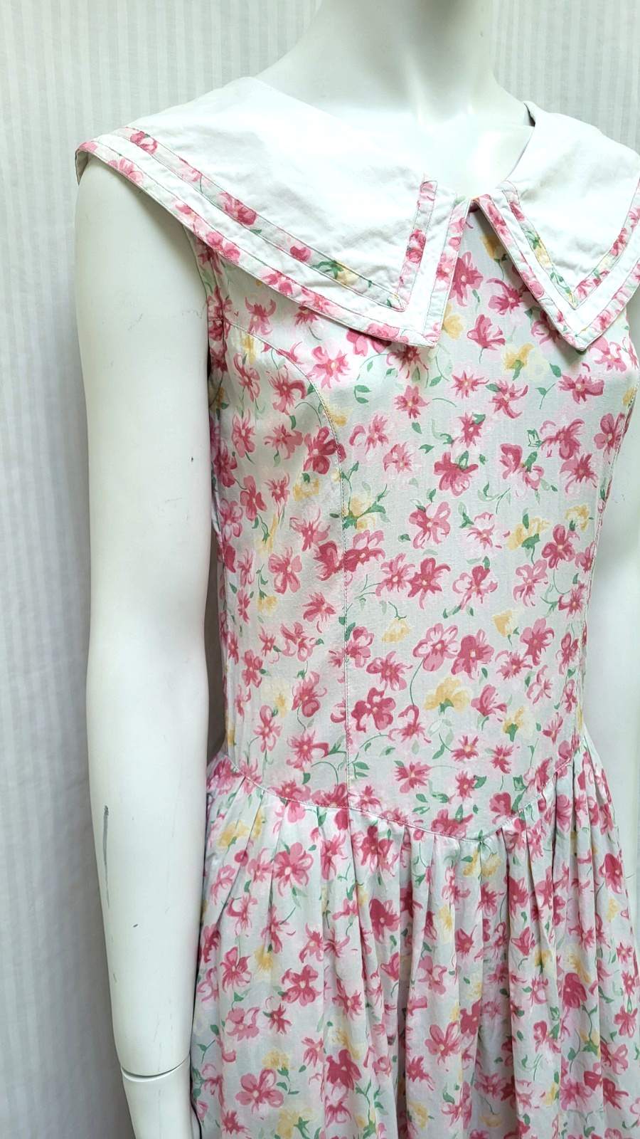 Vintage Passports of Pier 1 Imports Pink Floral Button Back DRESS – Size XS