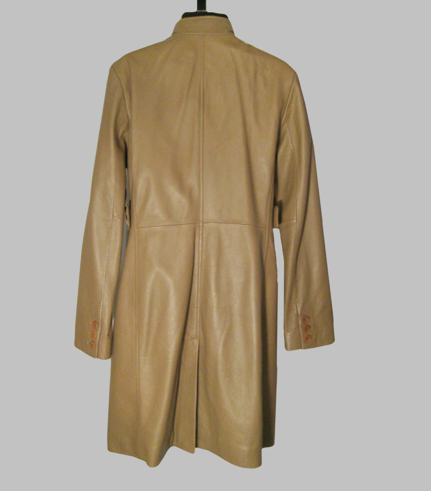 VTG WOMEN’S KENNETH COLE REACTION TAUPE MILITARY STYLE LEATHER COAT SIZE: MED