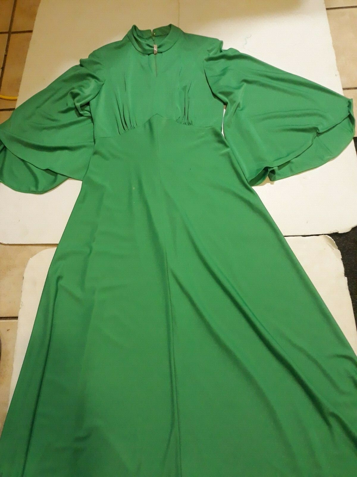 Vintage 60s Carillon union made kelly green bell sleeve dress mdium