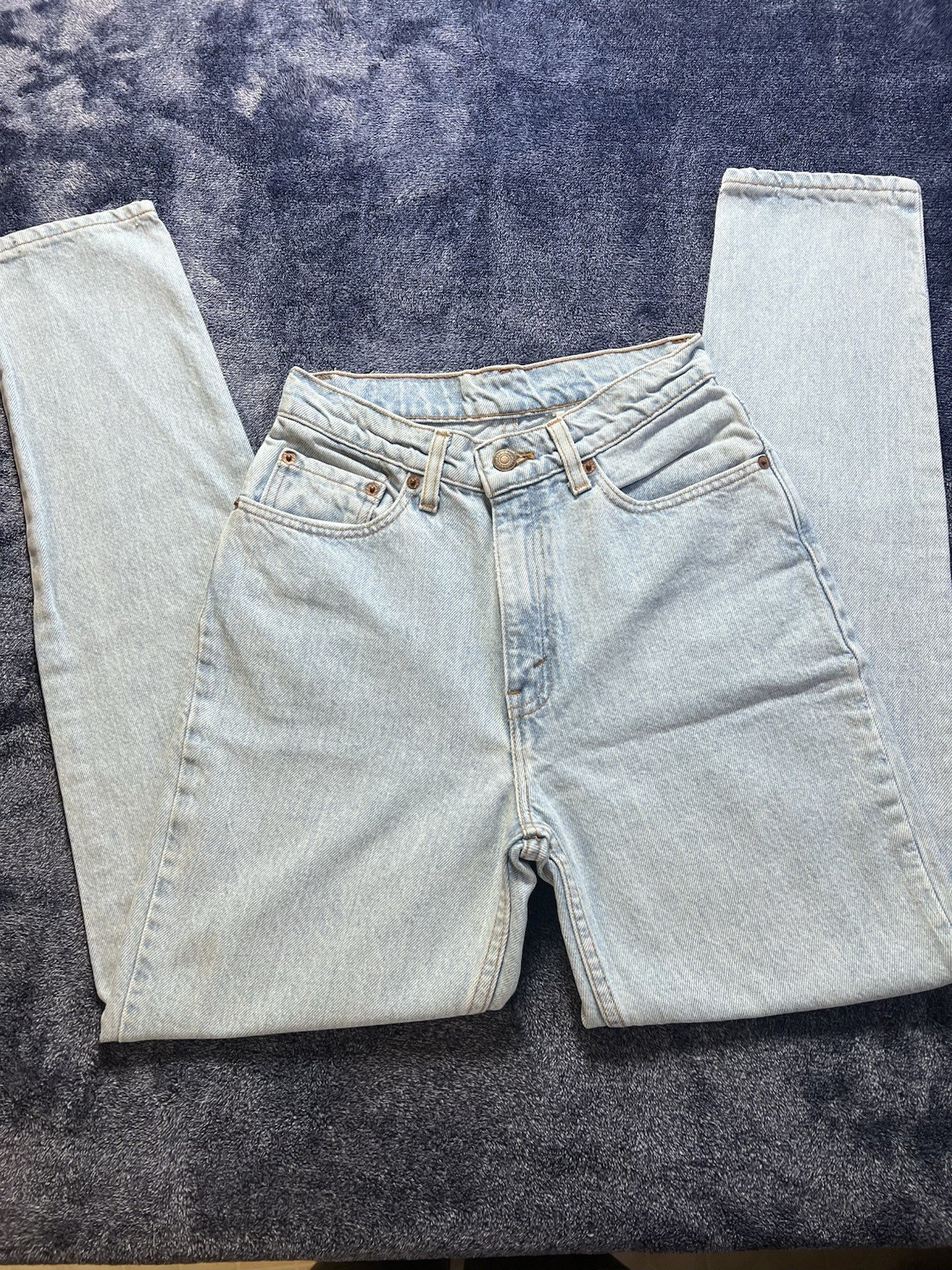 Vintage 80’s Levi’s 512 Womens Slim Fit Tapered Leg Light Wash Jeans Size 7