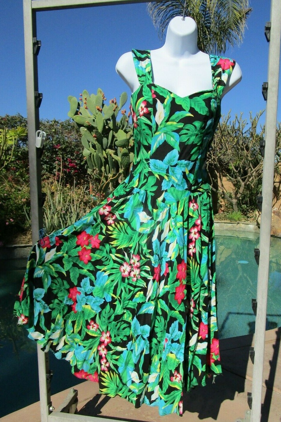 Vtg 80s Hawaiian dress fit n flare S 30-35″ bust Royal Creations smocked full