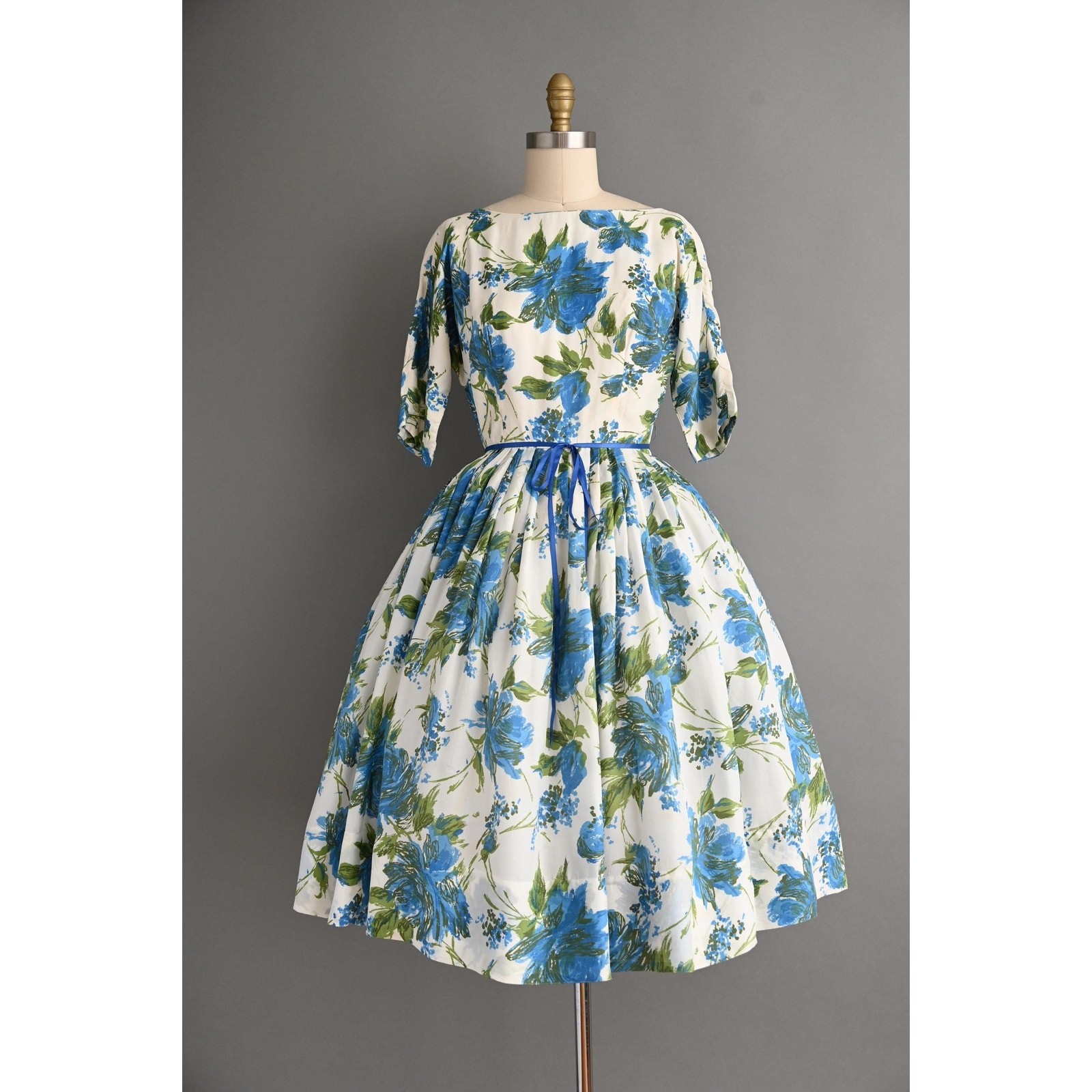 Vintage 1950s Dress | Blue Floral Sweeping Full Skirt Summer Dress | Medium