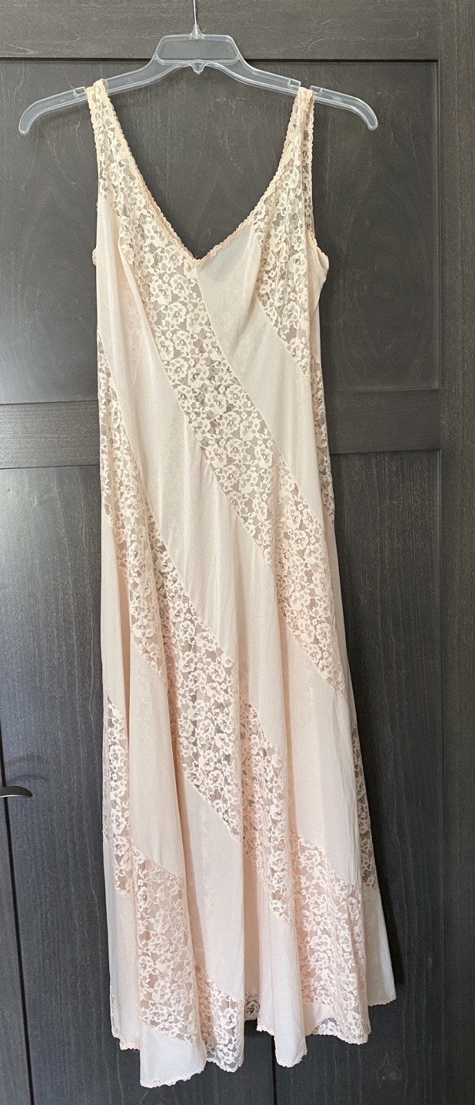 Antique pink nightgown diagonal lace, glamorous, pretty pink. Mid-century.