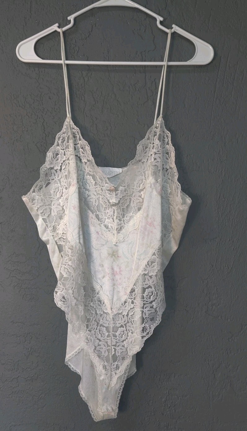 Vintage 80’s Peek-a-boo Teddy Floral Sexy Lace Vassarette XL Made In USA