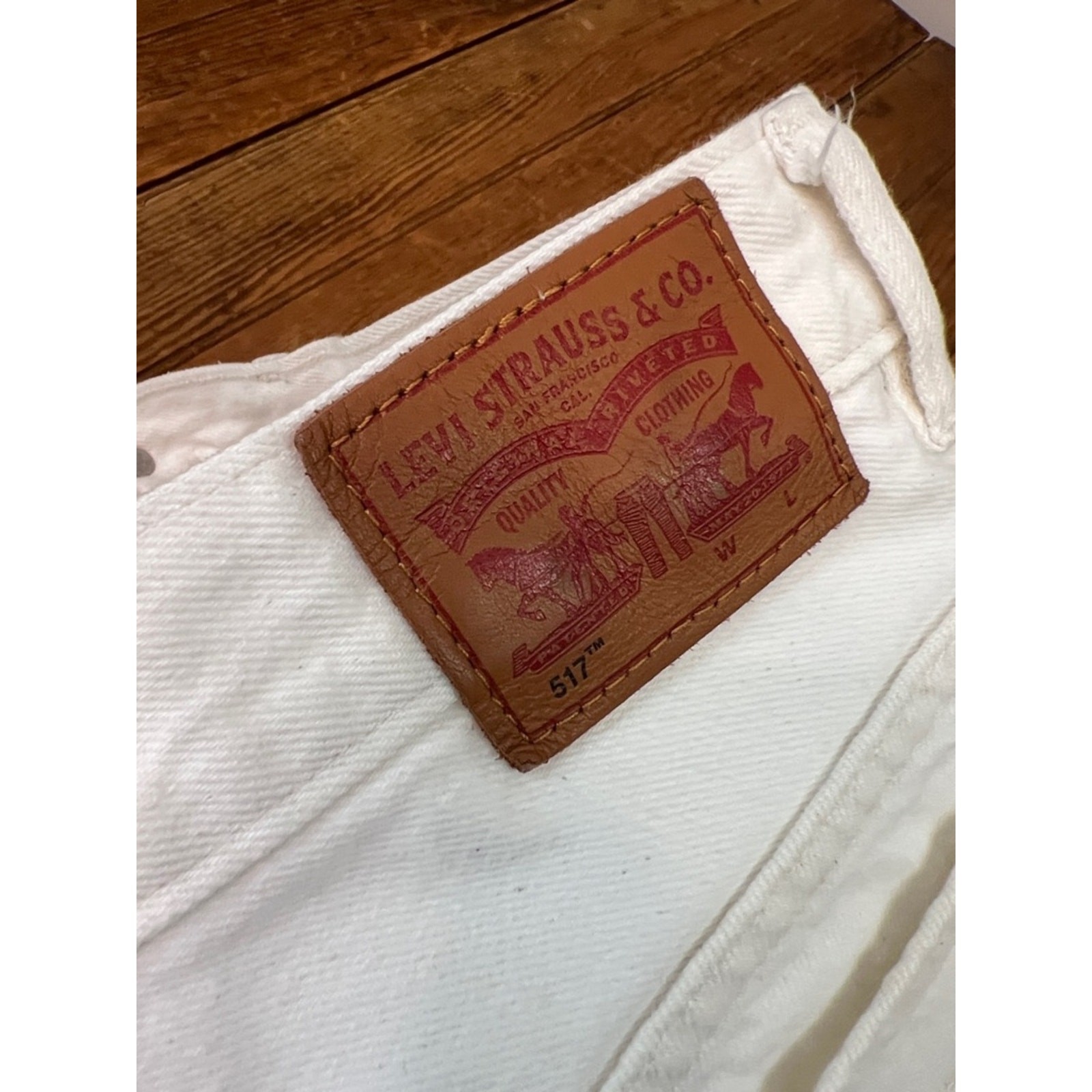 Vintage 90s Women’s Levi’s 517 Orange tab White Denim Jeans high waisted