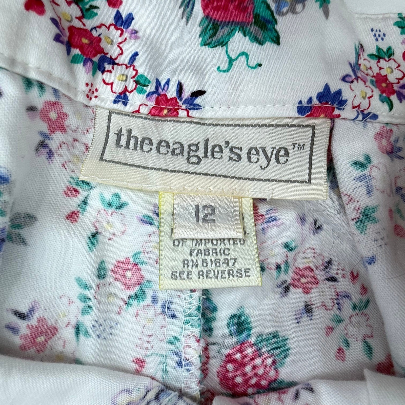 The Eagle’s Eye Shorts Womens 12 White Floral Strawberry Excellent Vintage 90s