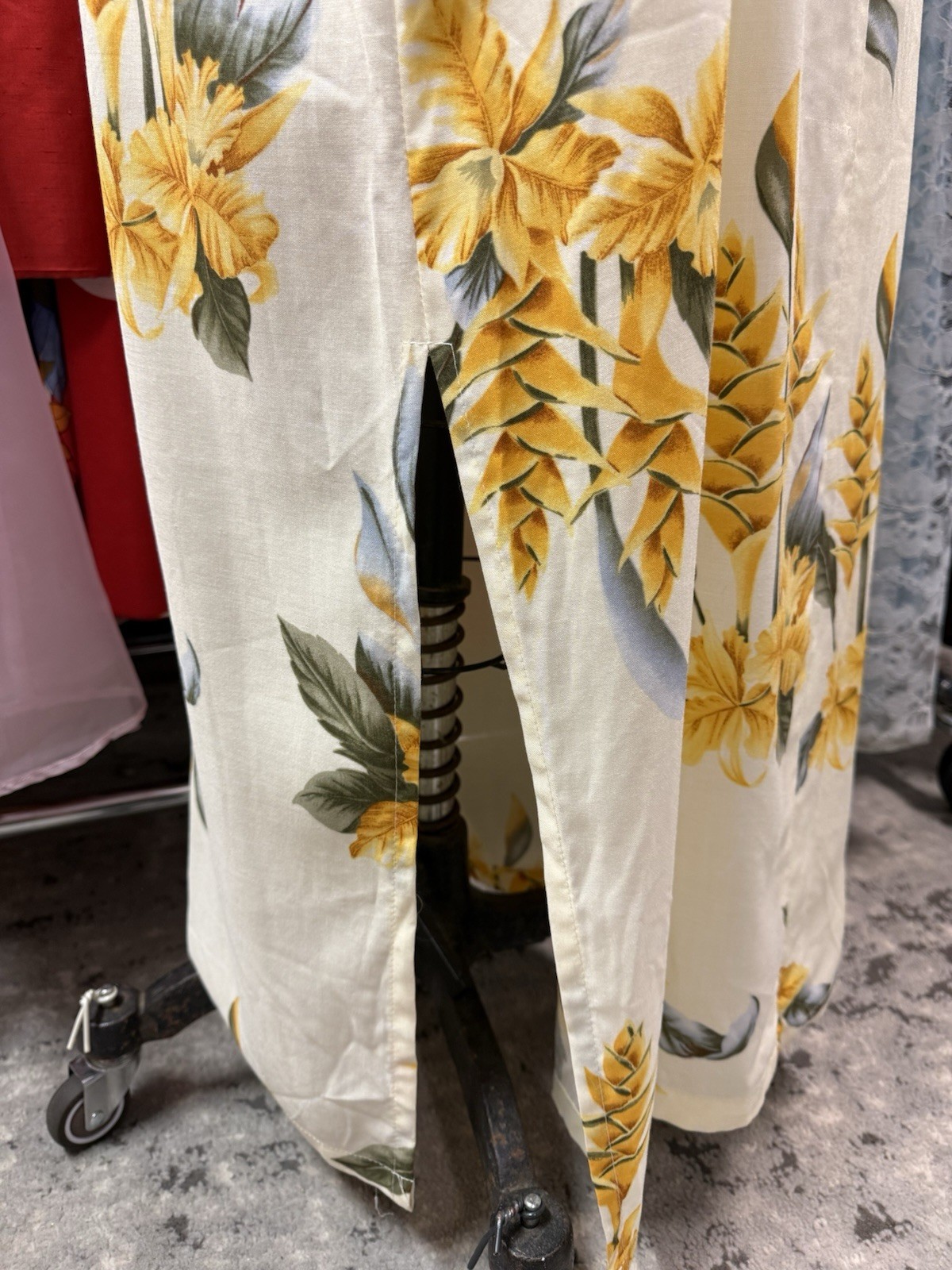 Vintage Hawaiian Dress🌺1970s Maxi Flower Print Plus Size 46 Bust 41 Waist L/XL