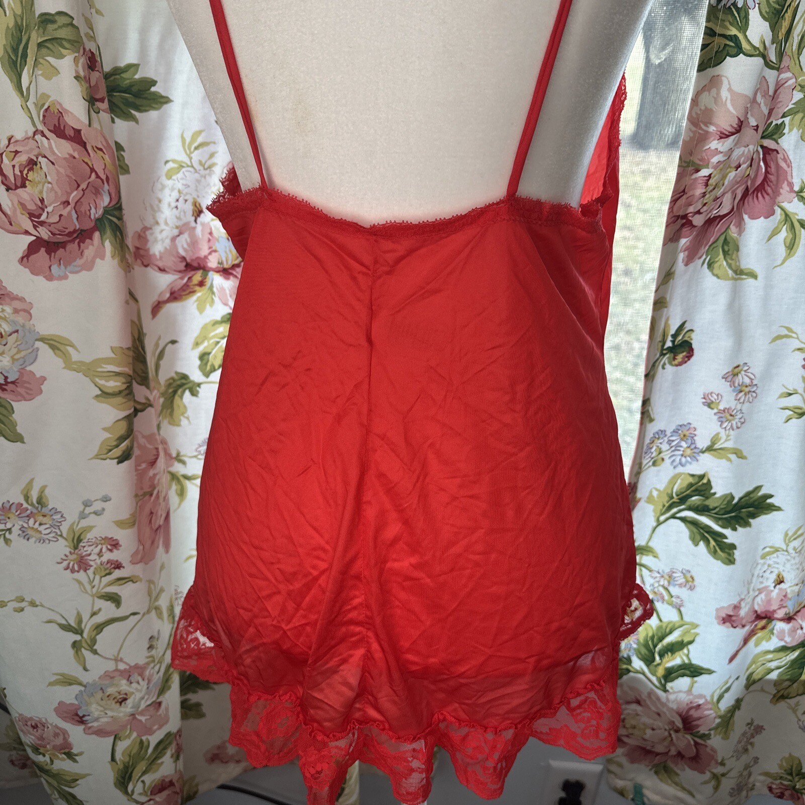 Vtg Pandora Lingerie By Chic Lace Camisole Red Open front Large Ruffle Bottom