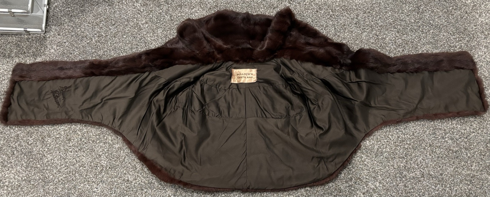 Vintage Collared Mink Fur Stole Cape Lined with 2 Pockets! Bullock’s Santa Ana