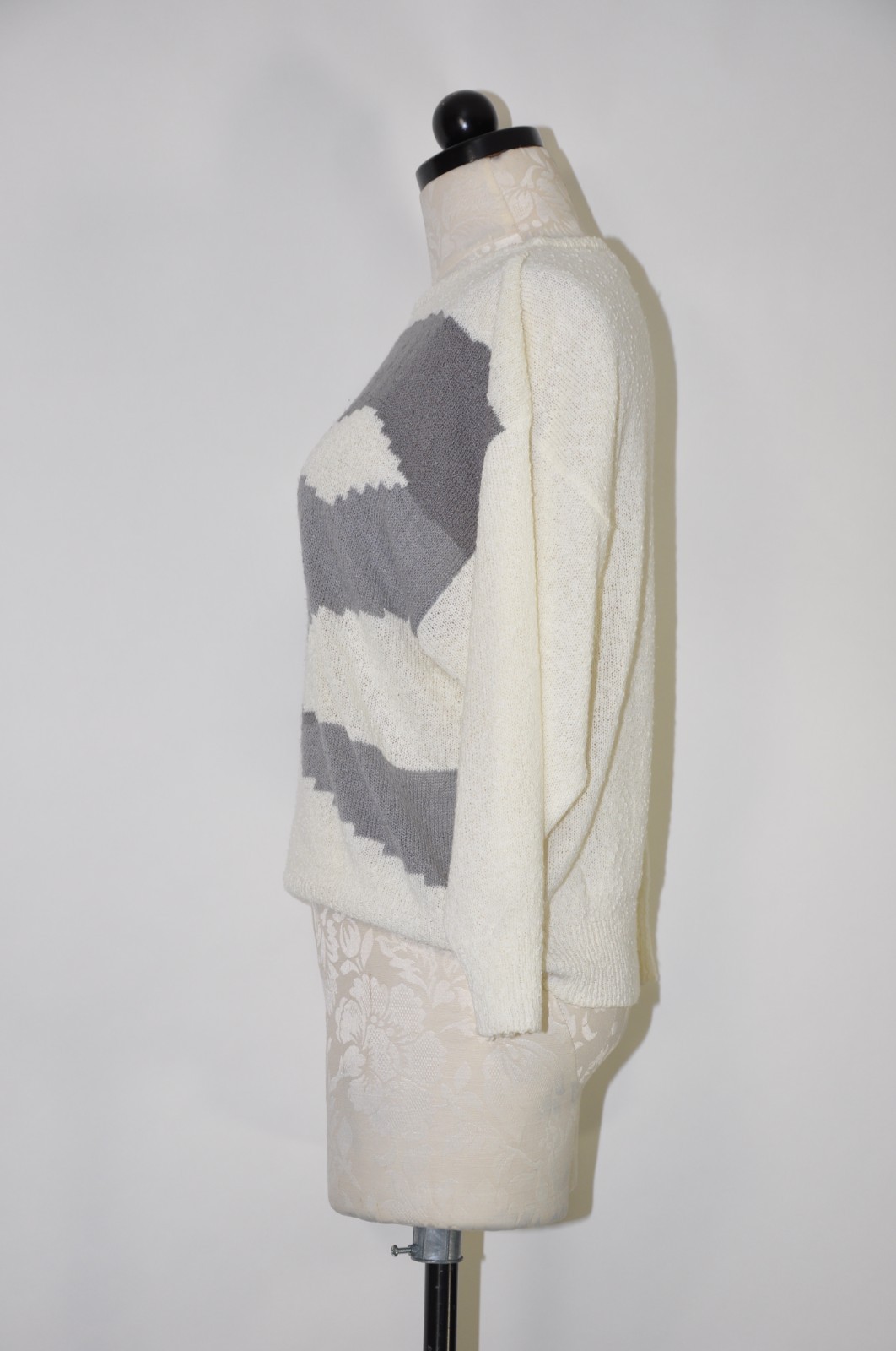 80s Vintage White Gray Clouds Silky Nubby Knit Top Pullover Sweater Women M L