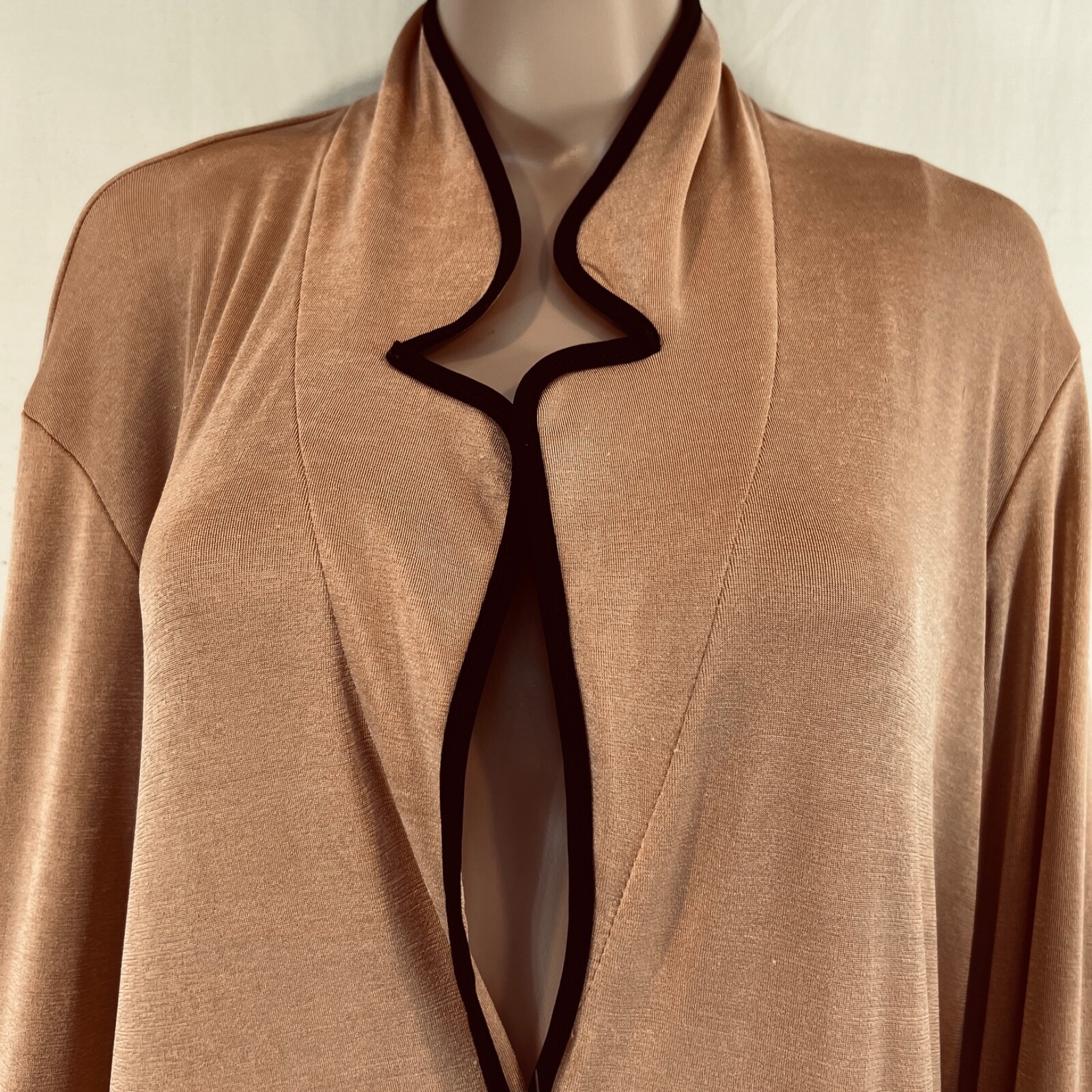 Zara Trafaluc women’s Robe. Sz M. Open front. Stretchy. Slinky. Acetate Span