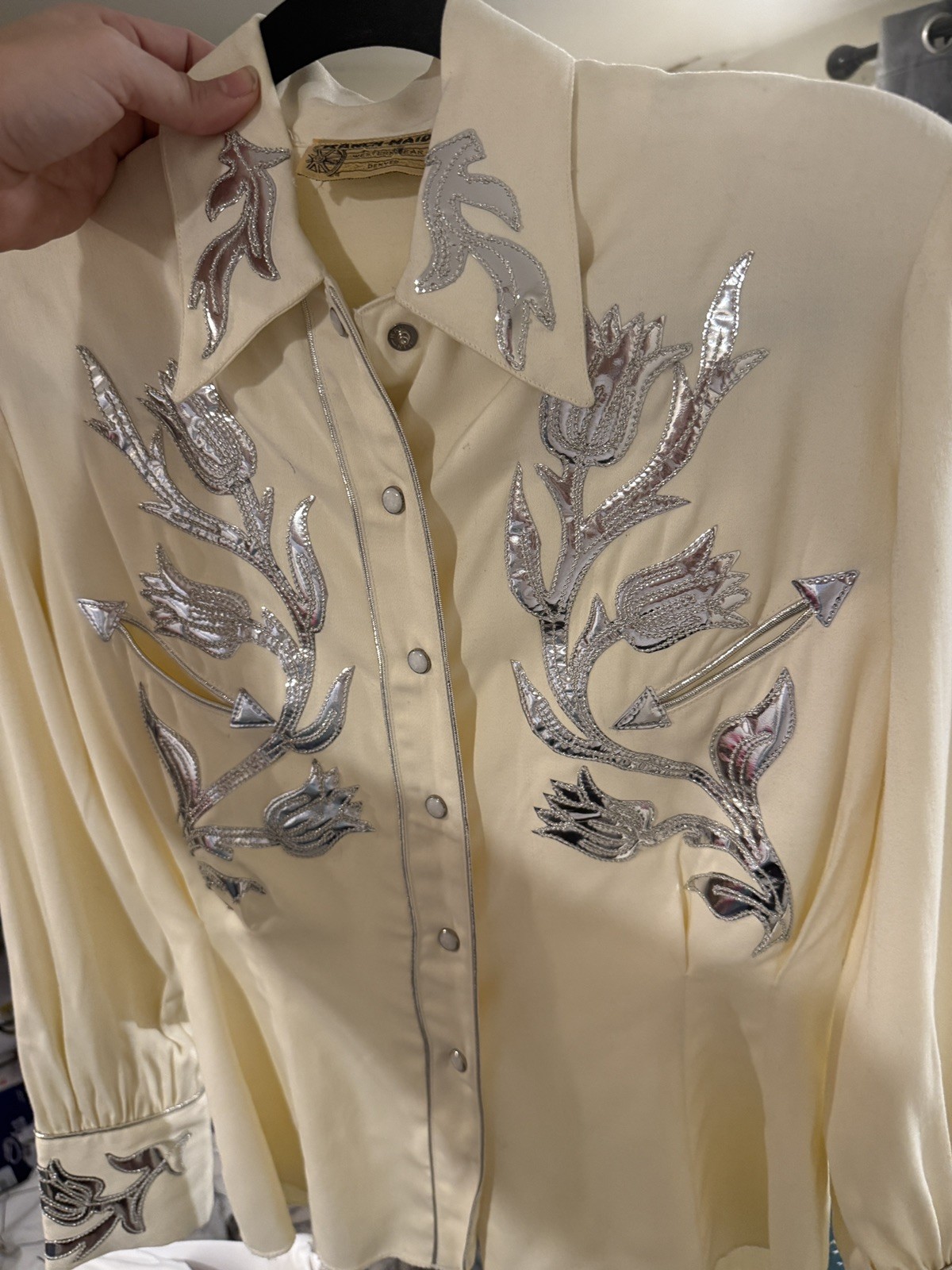 Rare Vintage Ranch-Maid Western Wear Pearl Snap Blouse Ivory Silver Appliqué