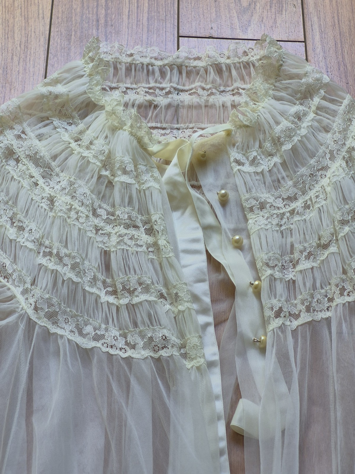 Vintage MCM Radcliffe Ivory Sheer Lace Smocked Bridal Peignoir Nightgown Set 2
