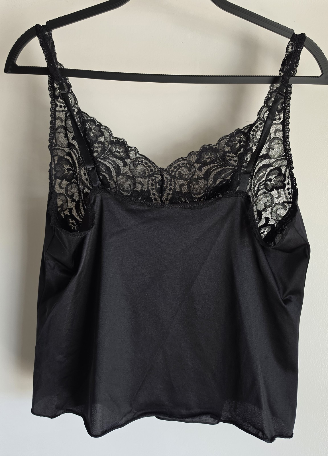 VTG Vanity Fair Camisole Size 38/44 Black Sleeveless Scoop Neck Tank Top Slip