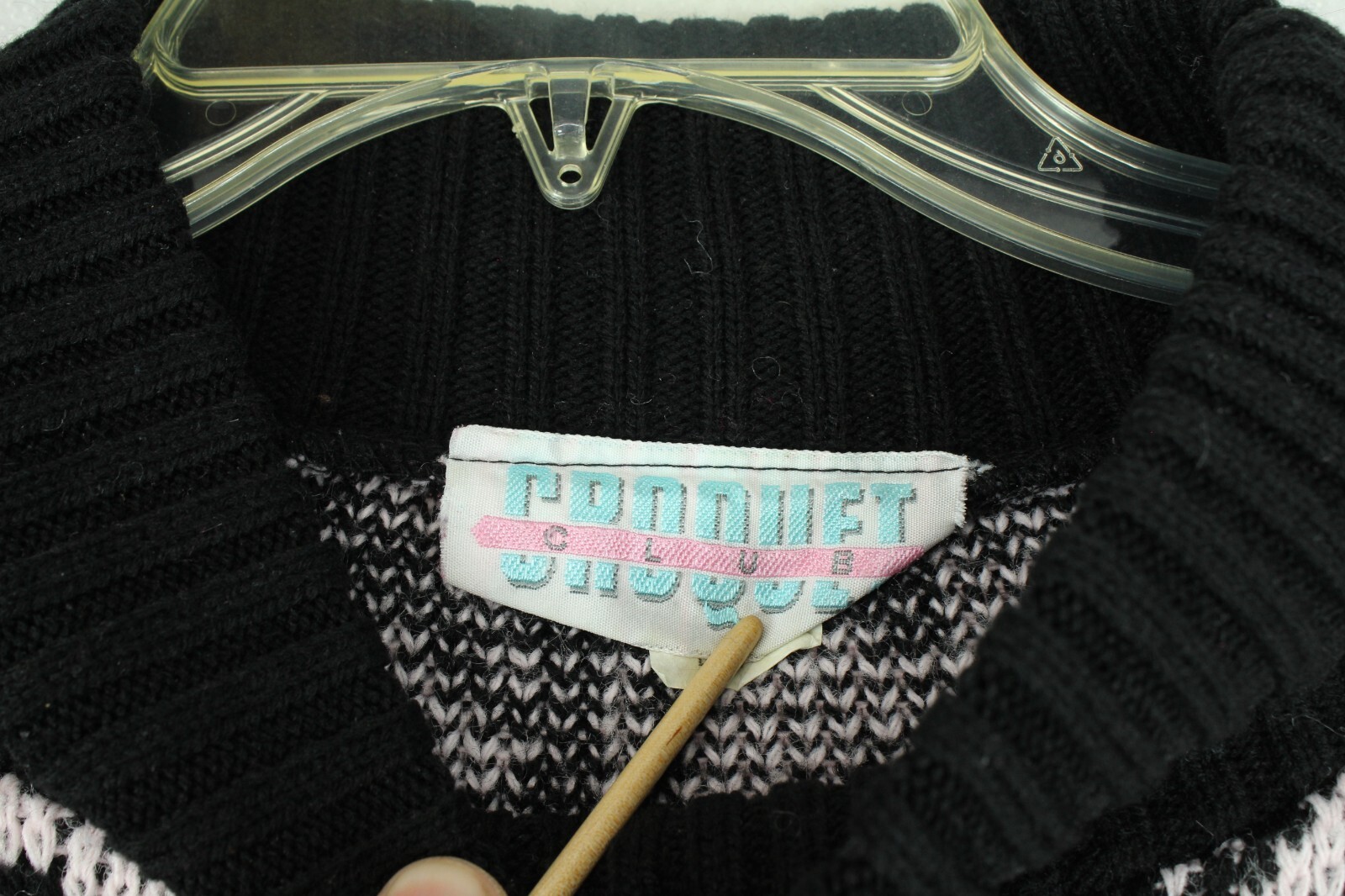 Vintage Croquet Club Women’s Large Sweater Black and Pink With Snowflakes