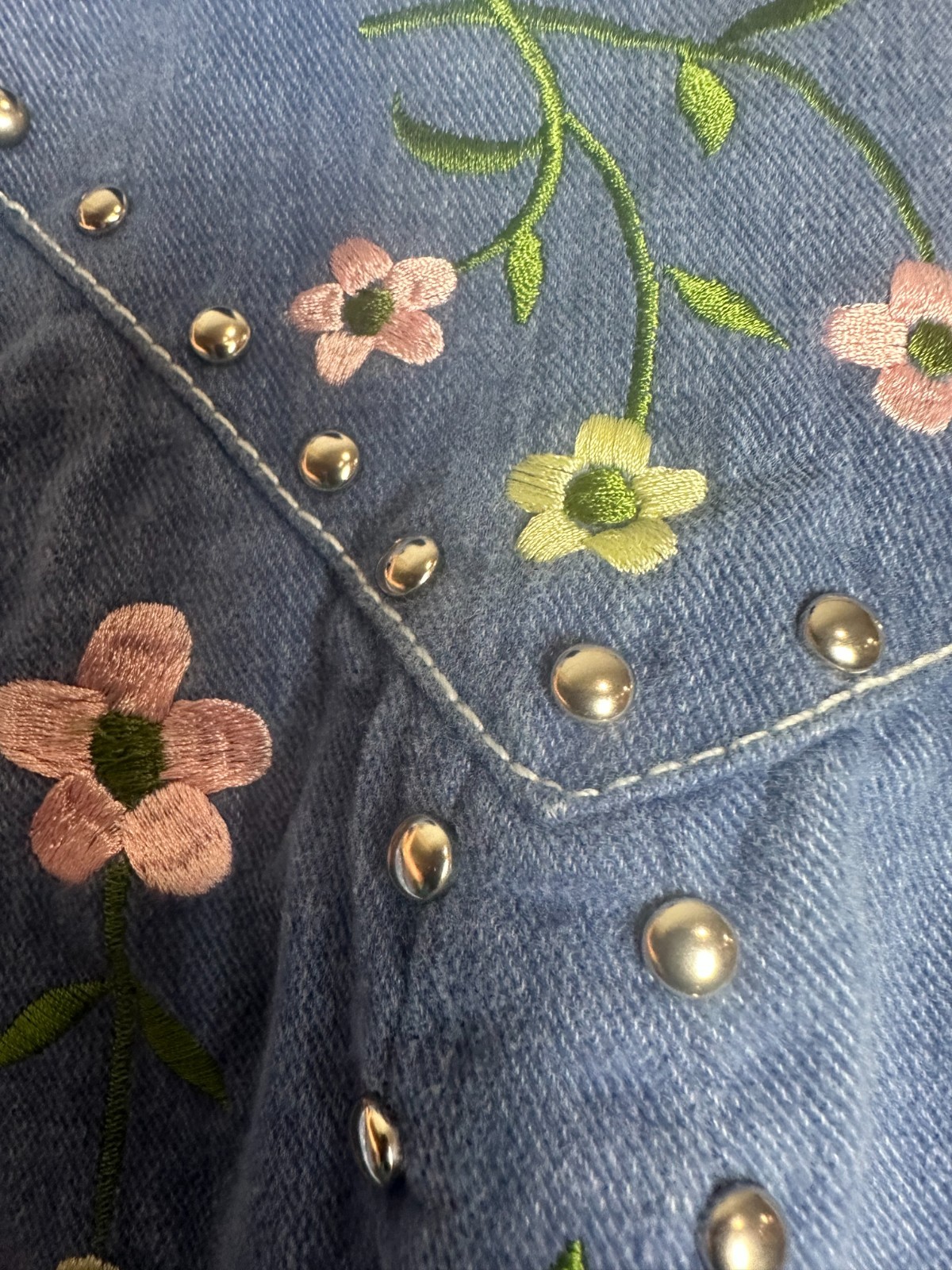 70s Vintage Gina Teresa Studded Denim Jacket w Floral Embroidery 16