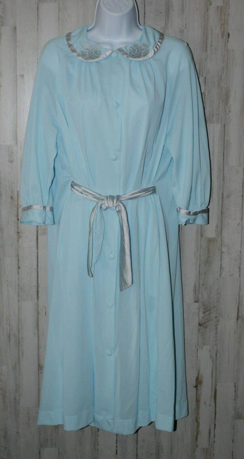 Vintage Gossard Artemis Women’s size M Nylon Robe Style 7080 (5857