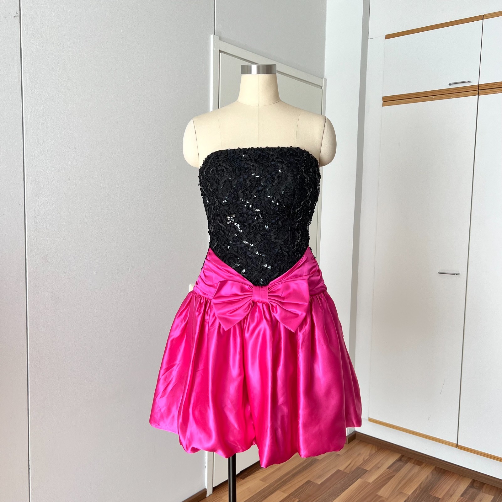 1980s Sequins Prom Party Dress Bubble Hem Cocktail Evening Mini Retro ILGWU Bow
