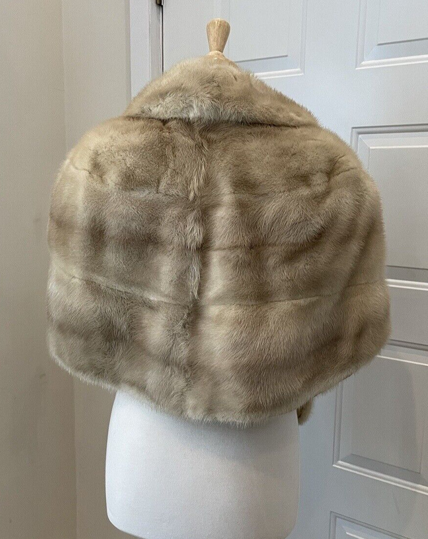 Vintage Beige Mink Fur Stole/Wrap/Caplet With Pockets