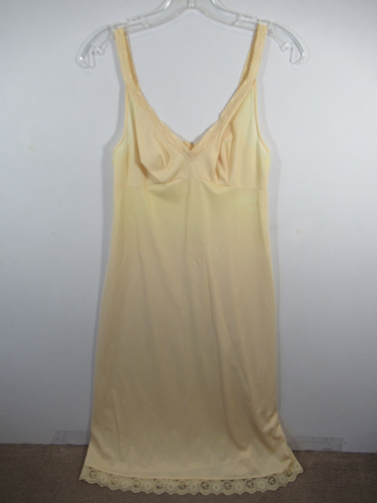 Vintage JCPenney Satin Full Dress Slip Women 32 Cream Color Nylon Lace