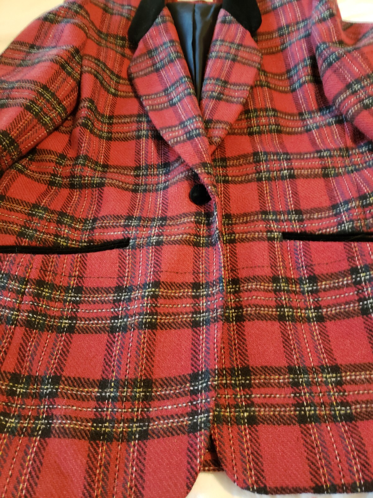 Casual Corner Plaid Blazer Jacket Red/Black Velvet Collar & Trim Wool Sz 8