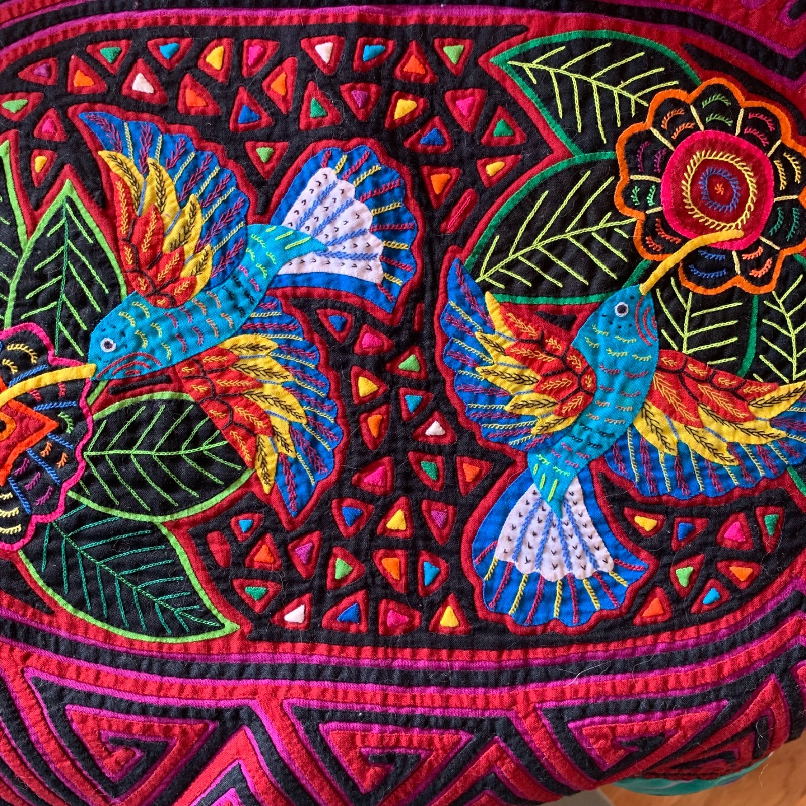VTG Panamanian Kuna Mola Blouse Handmade Hummingbird Embroidery Purple Sequin S