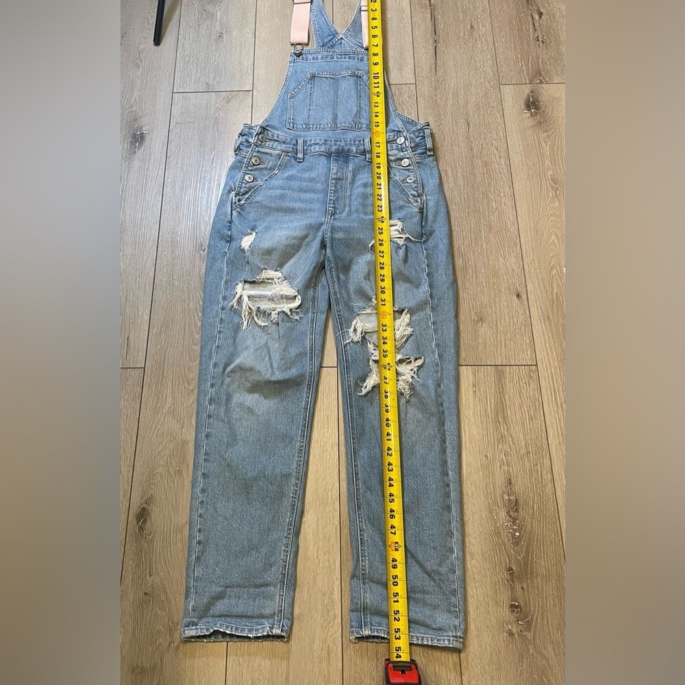 American Eagle 90s Boyfriend Overalls Distressed Light Wash Y2K baggy streetwear
