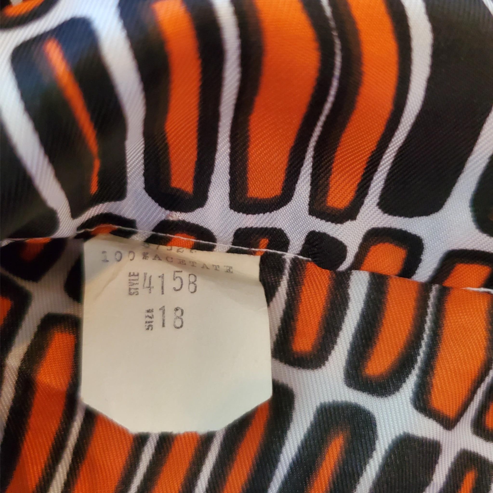 Vintage 70s Orange Black & White Acetate Long Sleeved Blouse 18 B42