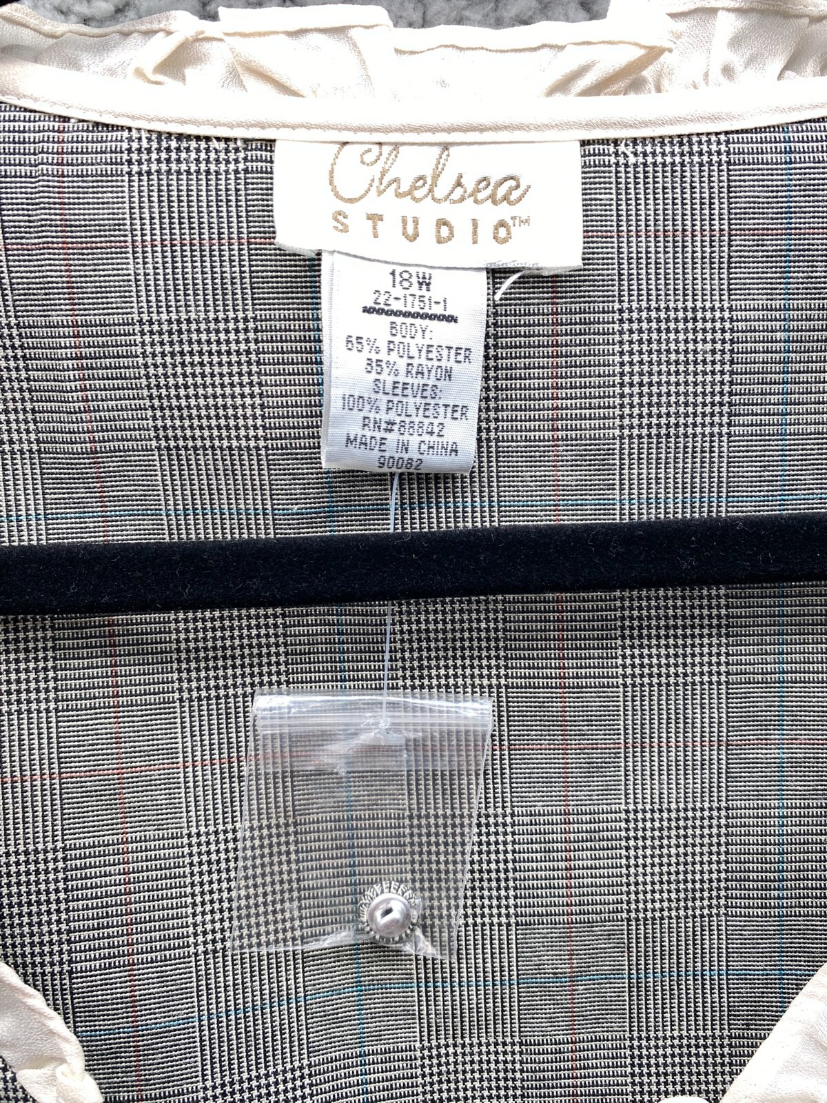 Vintage Chelsea Studio Women’s Size 18W Button Up Blouse Shirt Jacket Cream Grey