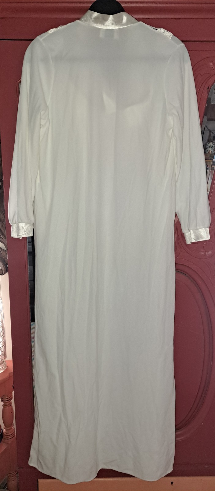 Vtg Paramount Long Nightgown Medium 60s 70s White Nylon Fleece Satin Ruffle