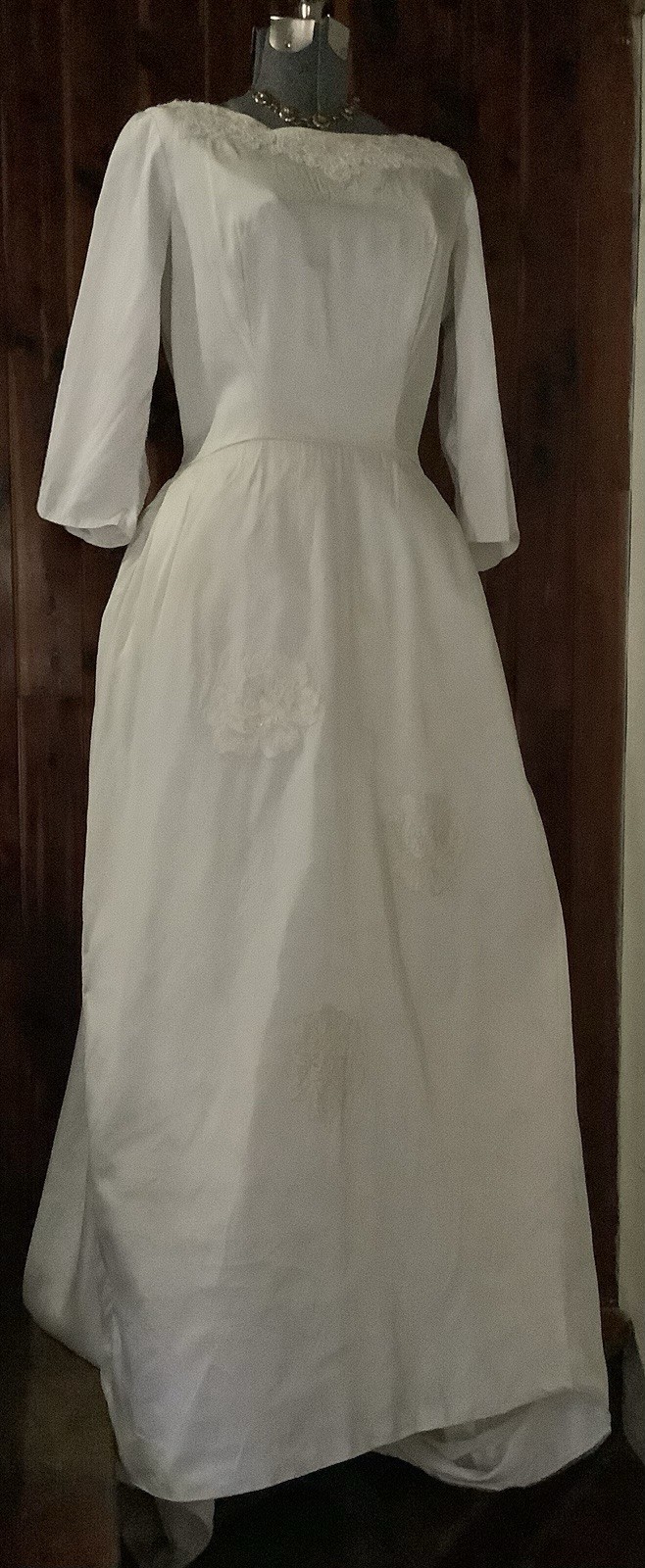 Vintage 1950’s early 60’s Wedding Gown Dress Lace Sequins Pearls 34-28-46
