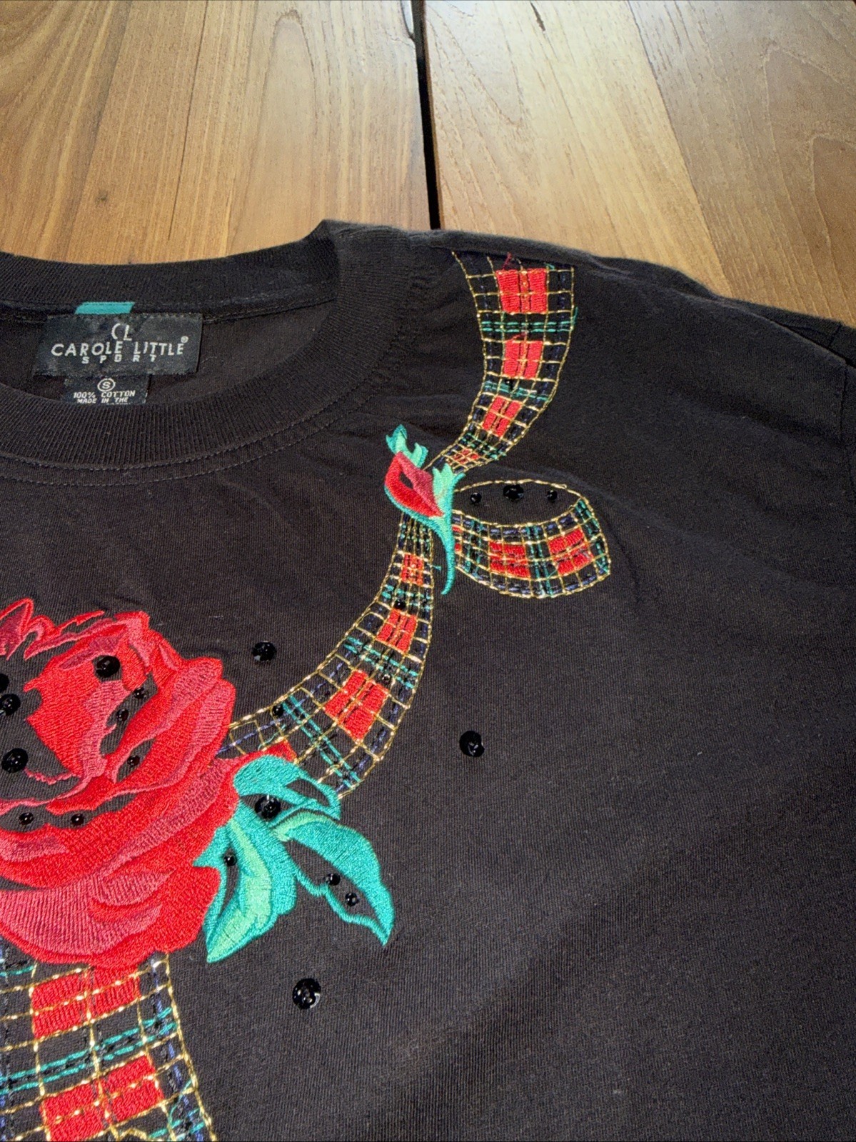 CAROLE LITTLE Black Knit Top Sz S Red Rose Embroidery Sequins Excellent Cond.