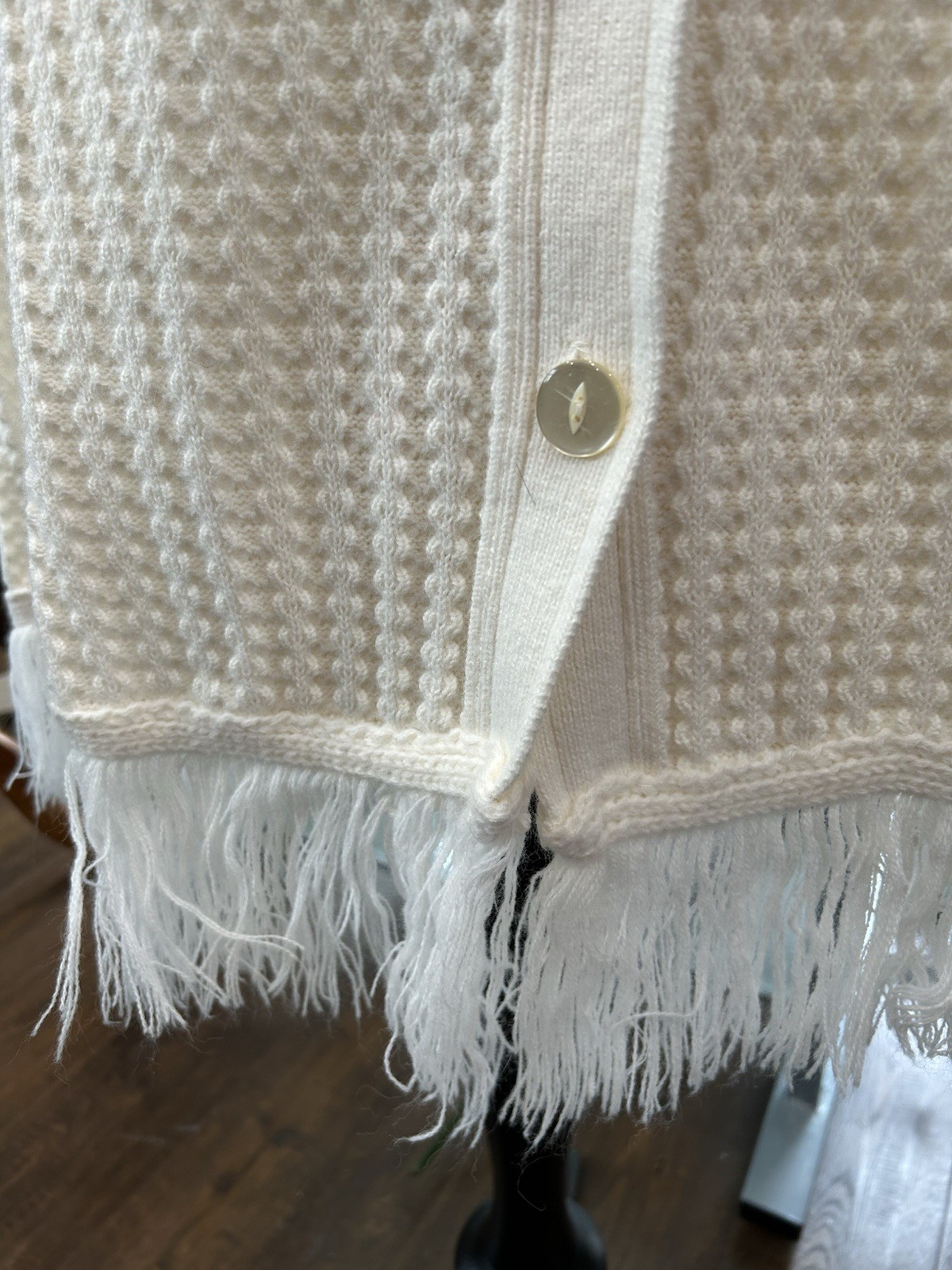 VTG Women’s Fashioned 100% Turbo Orlon Acrylic White Fringed Button Shawl Cape