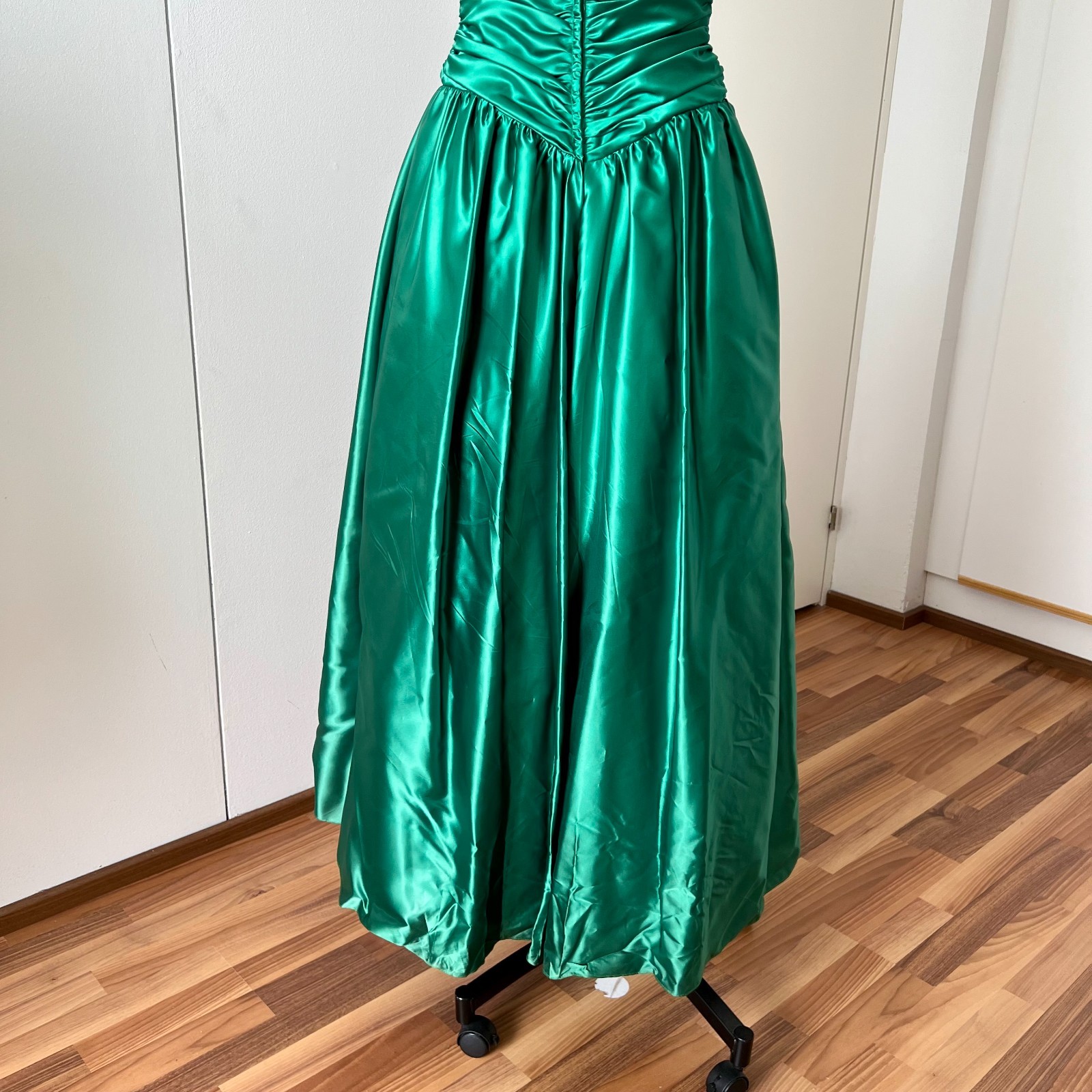 1980s JOHN CHARLES Green Off Shoulder Prom Gown Romantic Party Evening Dress
