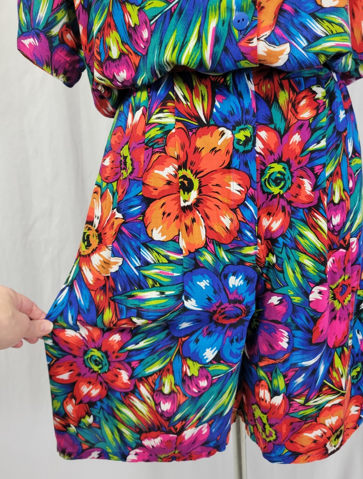Vintage Grand Nouveau Bright Floral Top & Pleated High Waisted Shorts Size Large