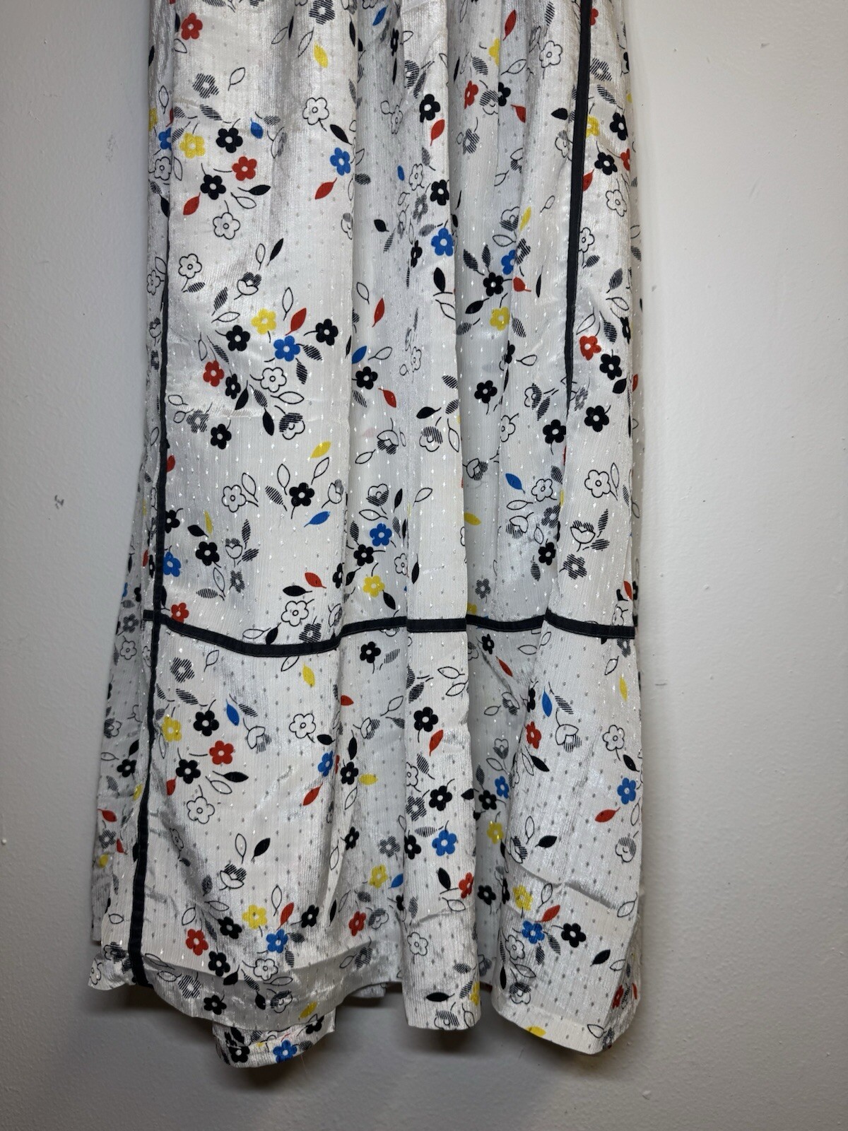 Vintage floral dress size small excellent condition white black, red yellow blue