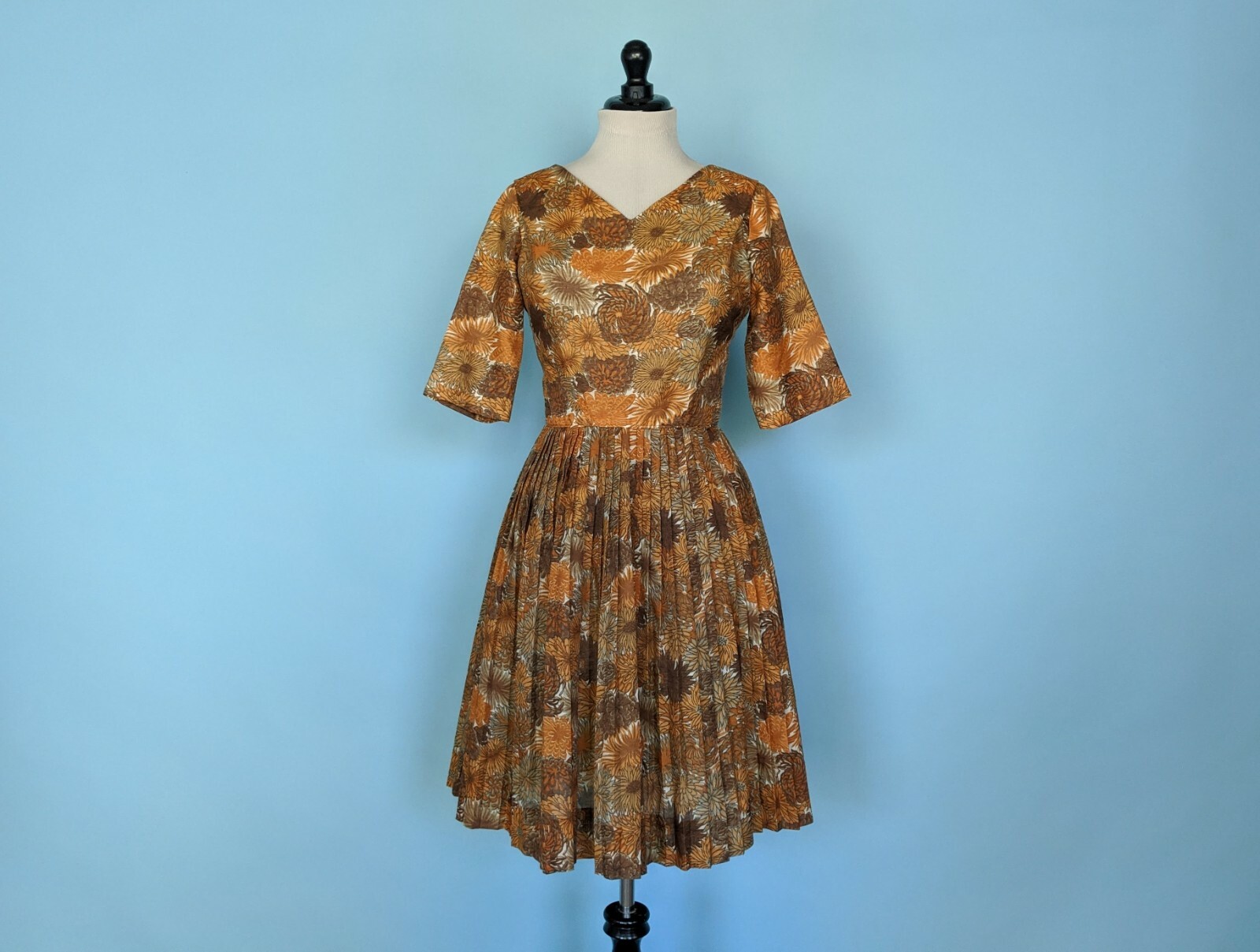Vintage 50s/Early 60s Floral Print Day Dress 1950s Dress with Full Pleated Skirt