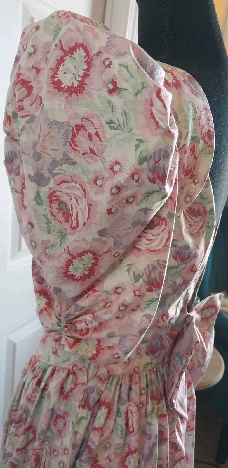 Vtg 1980s Laura Ashley Cottage-core Romantic Puff Sleeve Large Bow Tea Dress