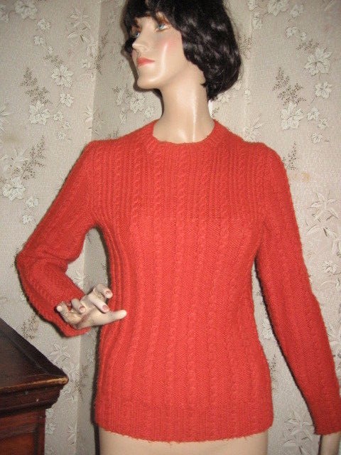 LOVELY VINTAGE 1960s BURNT ORANGE WOOL PULLOVER SWEATER HANDMADE BY GRANDMA-M