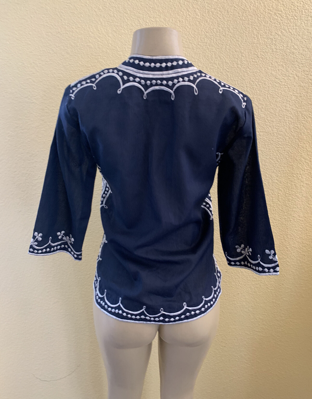 VTG Caro Of Honolulu Size ? Navy Blue & White Embroidered 3/4 Sleeve Tunic Top