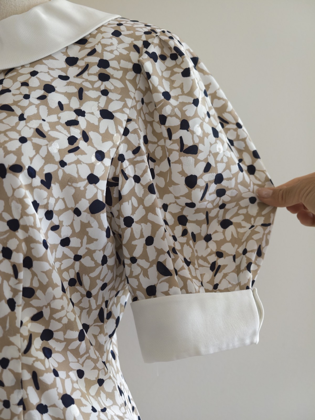 Vintage Hanae Mori Peter Collar Floral Print Sress