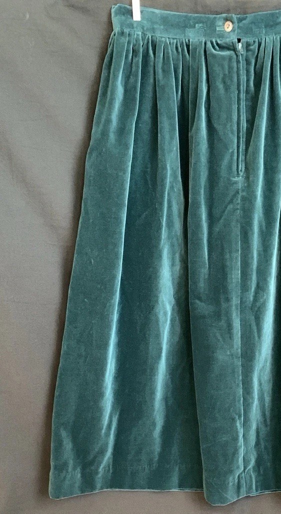 Vintage 1980s/90s Laura Ashley Deep Green Velvet Skirt (Pockets, Lined) Size 12